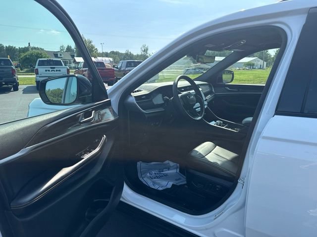 New 2026 Jeep Grand Cherokee L Limited AWD/4WD image 14