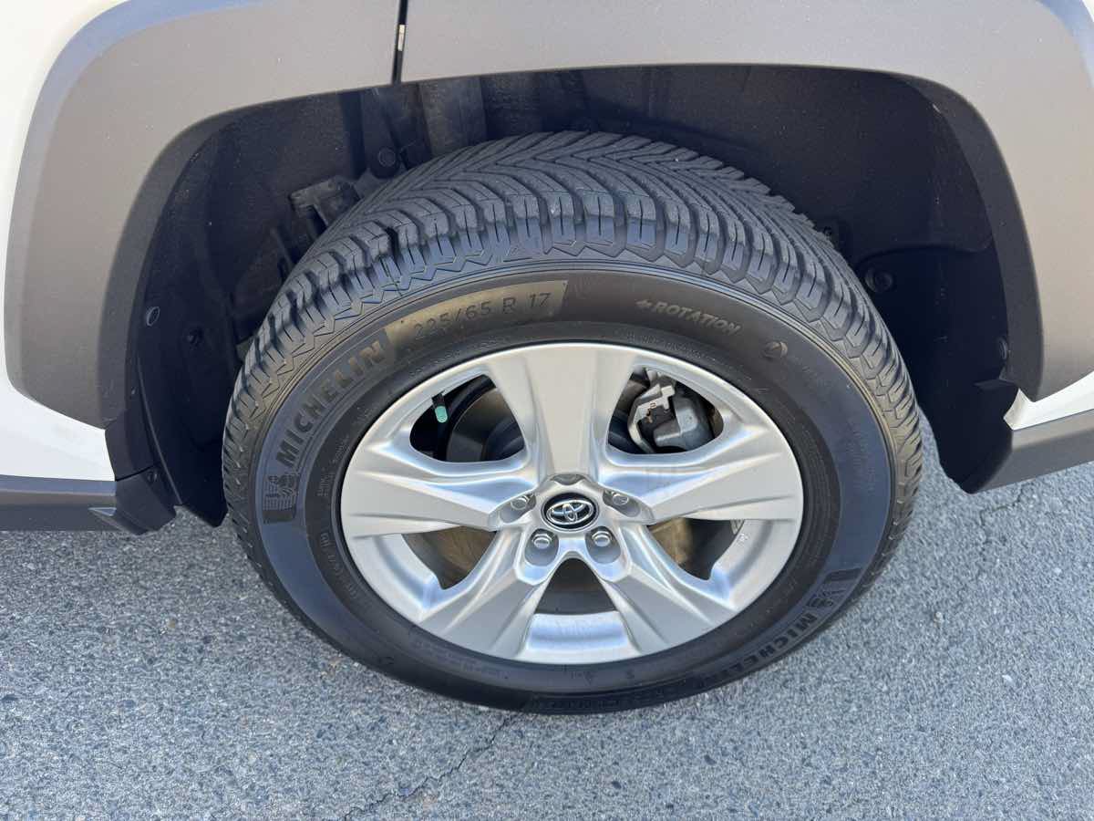 Used 2020 Toyota RAV4 XLE w/ Convenience Package AWD/4WD image 40