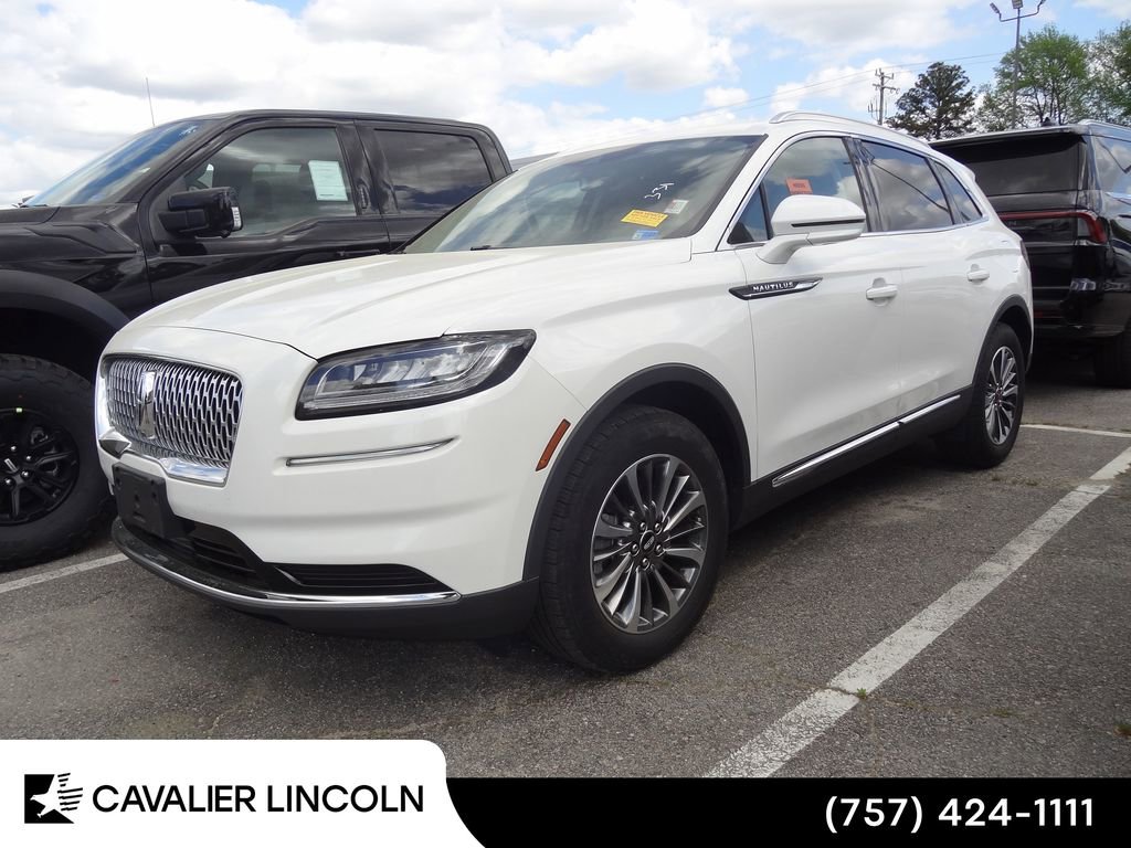 Used 2022 Lincoln Nautilus FWD w/ Premium Package image 4