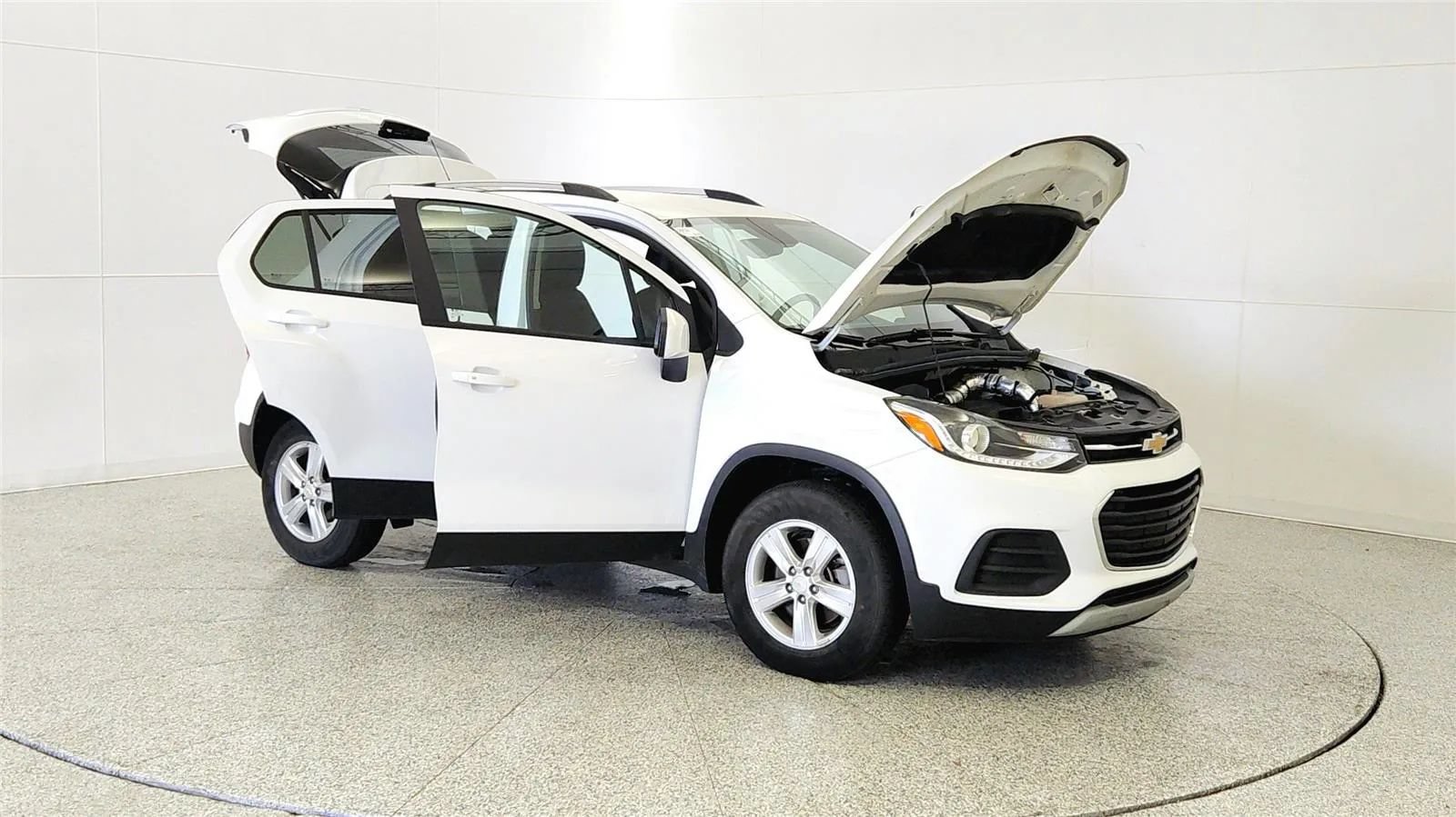Used 2022 Chevrolet Trax LT w/ Driver Confidence Package AWD/4WD image 9