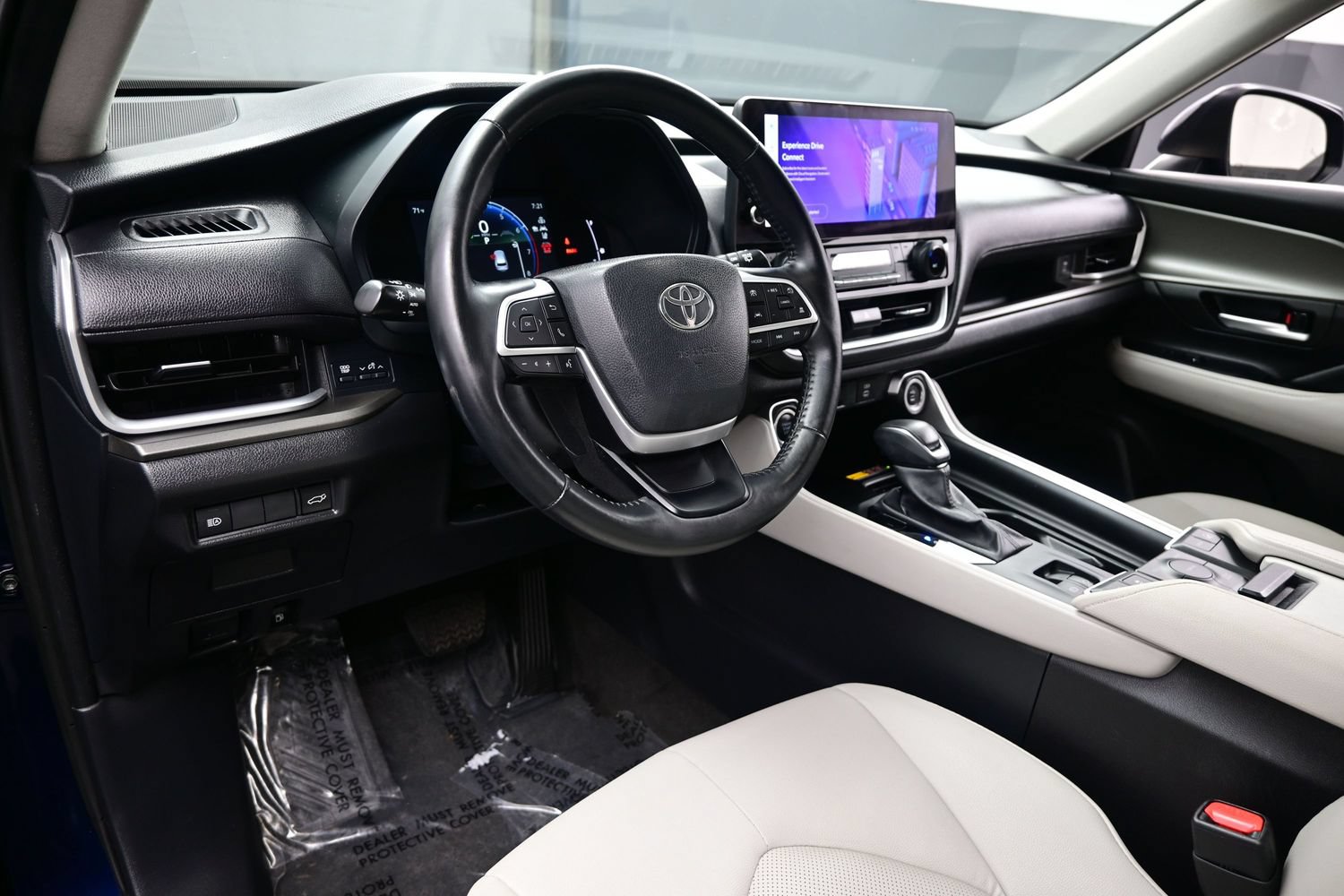 Used 2024 Toyota Grand Highlander AWD image 13