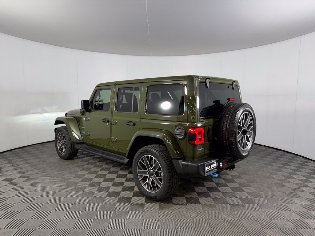 Used 2023 Jeep Wrangler Unlimited Sahara w/ Cold Weather Group AWD/4WD image 9