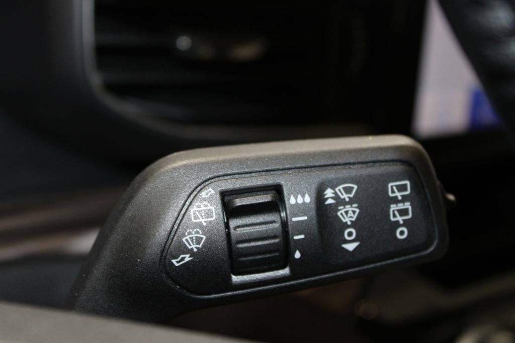 Used 2023 Ford Explorer Limited image 49