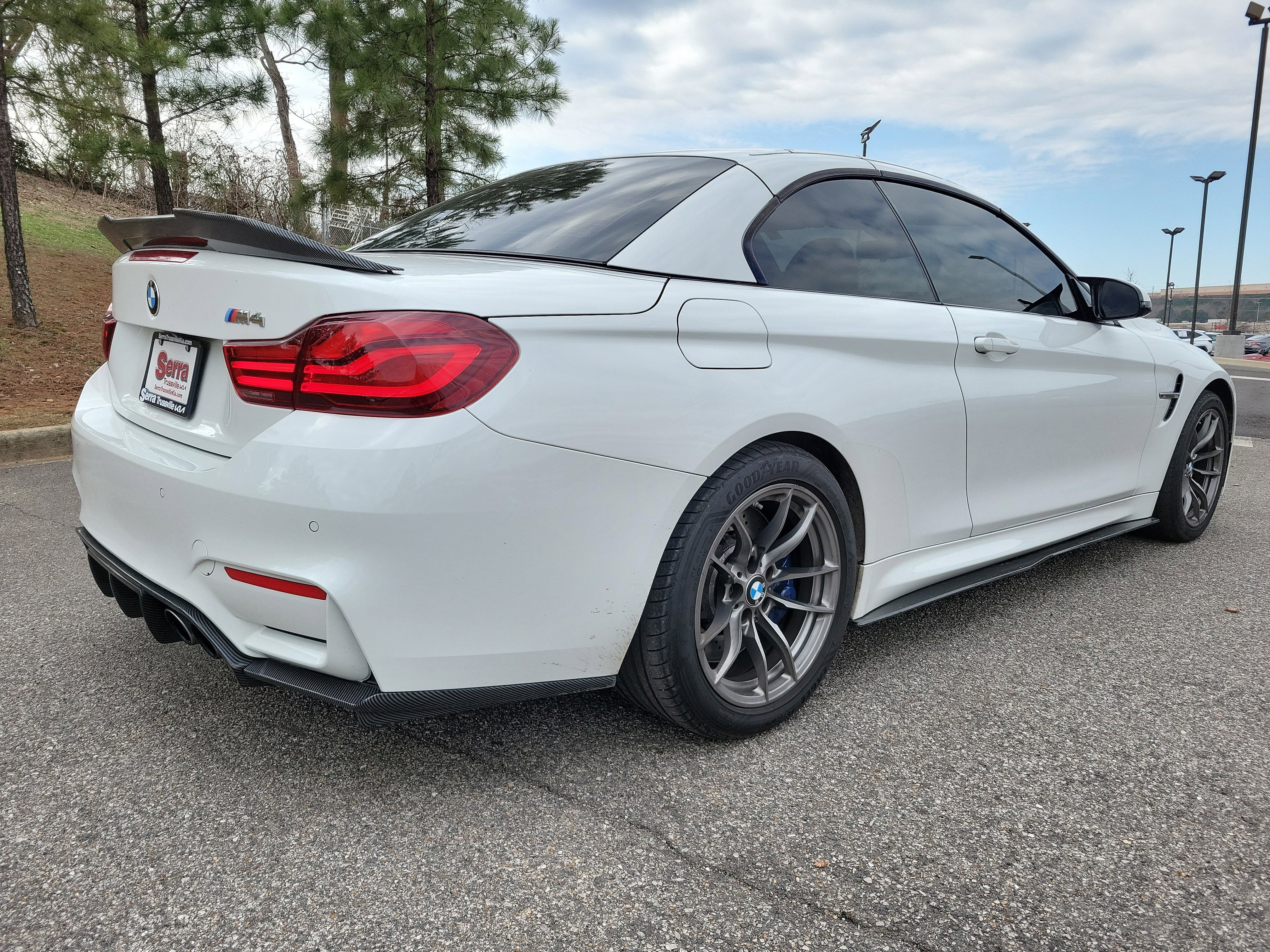Used 2020 BMW M4 Convertible image 26