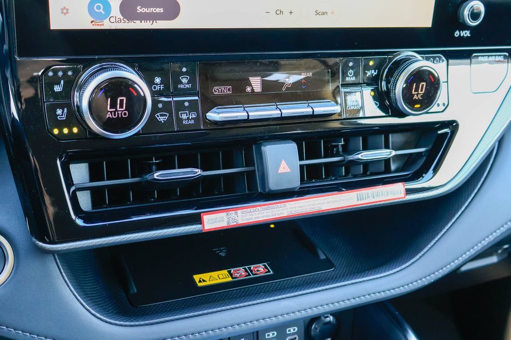 New 2026 Toyota Highlander Platinum AWD/4WD image 14