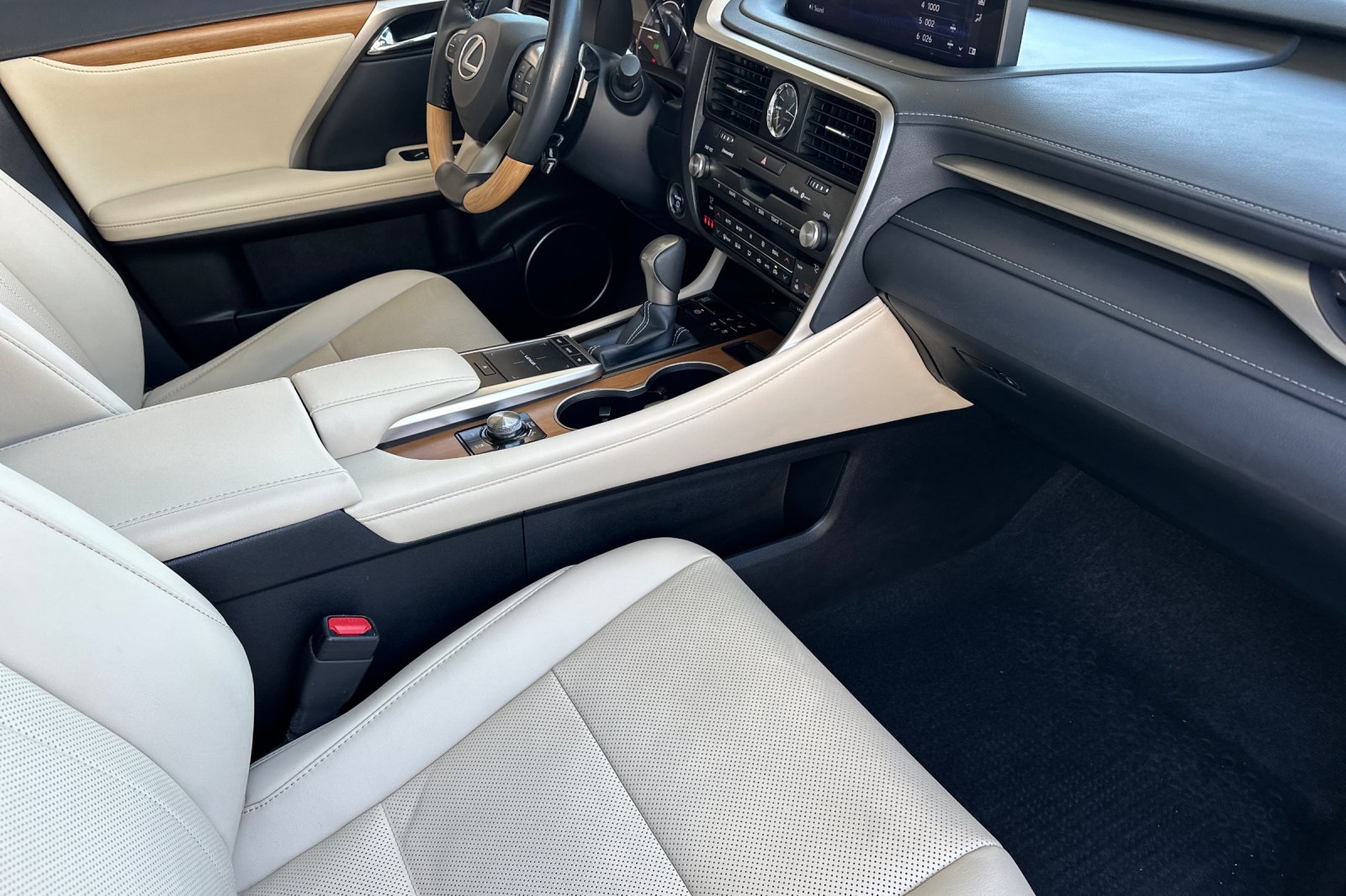 Certified 2022 Lexus RX 450h AWD w/ Premium Package image 16