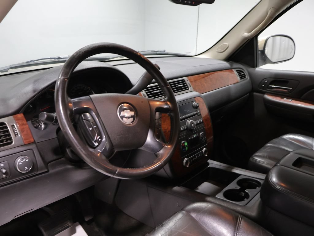 Used 2007 Chevrolet Avalanche LT w/ LT Preferred Equipment Group AWD/4WD image 16