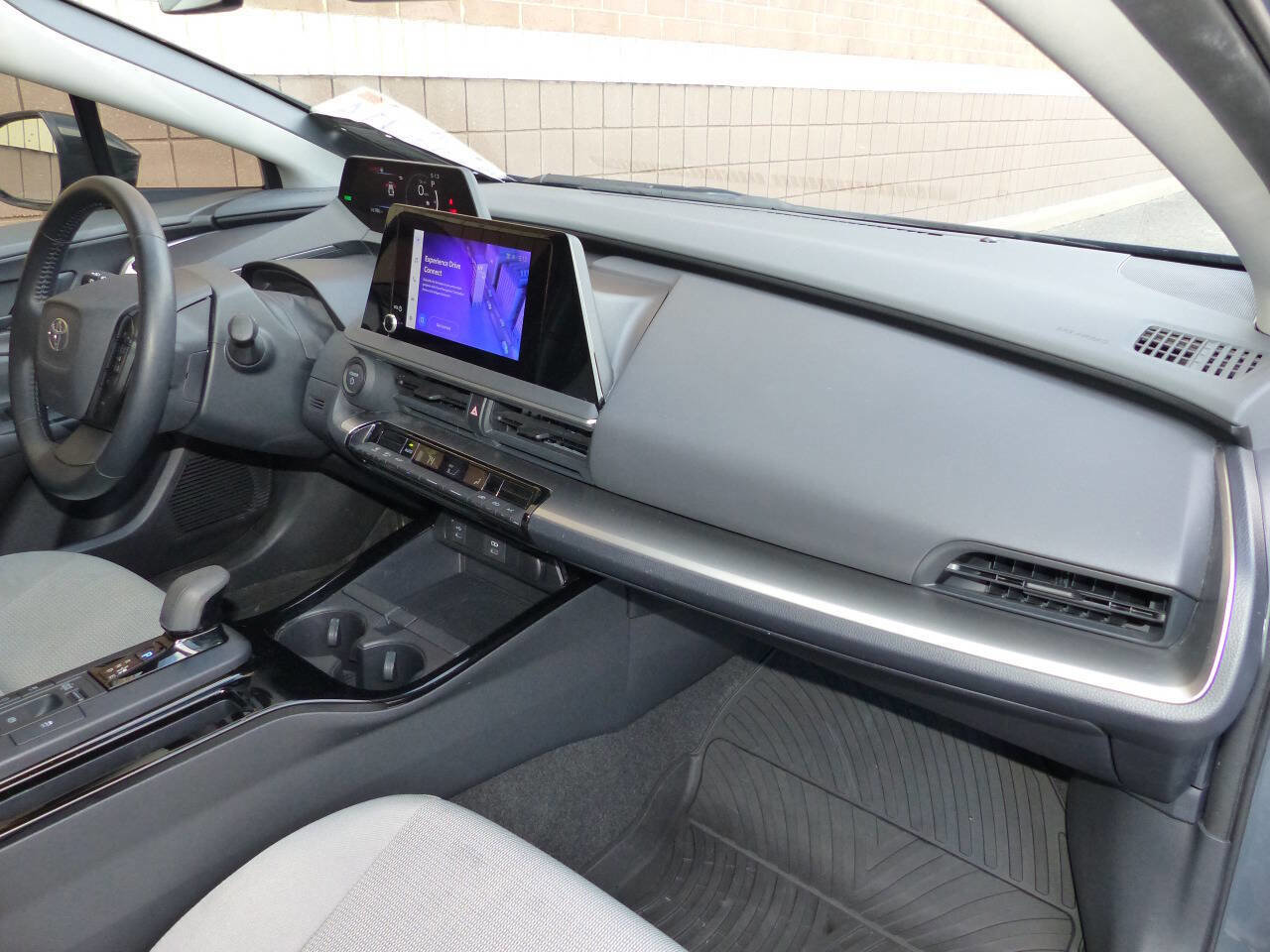 Used 2024 Toyota Prius LE image 30