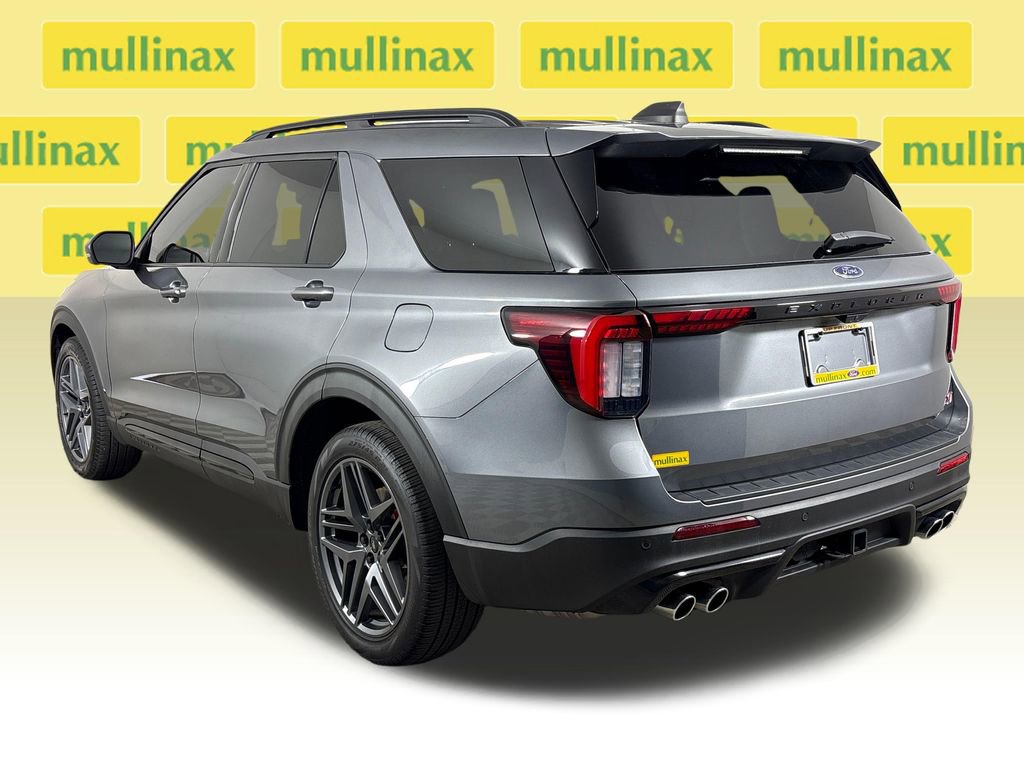 Certified 2025 Ford Explorer ST AWD/4WD image 10
