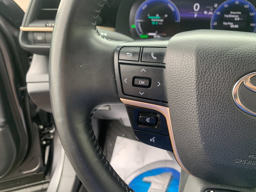 Used 2023 Toyota Crown AWD/4WD image 27