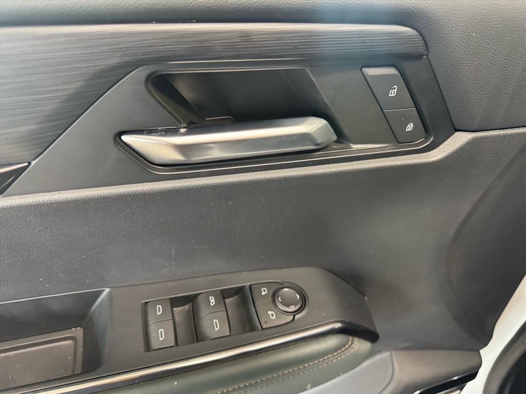 Used 2024 GMC Acadia AT4 w/ Luxury Package image 16