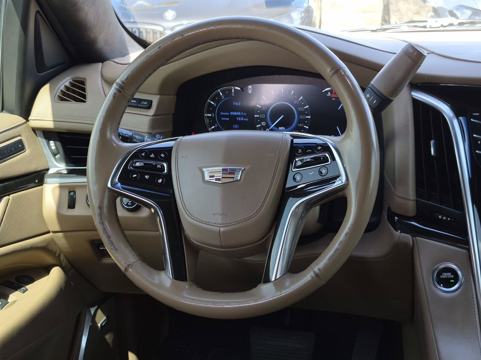 Used 2019 Cadillac Escalade ESV Platinum AWD/4WD image 19