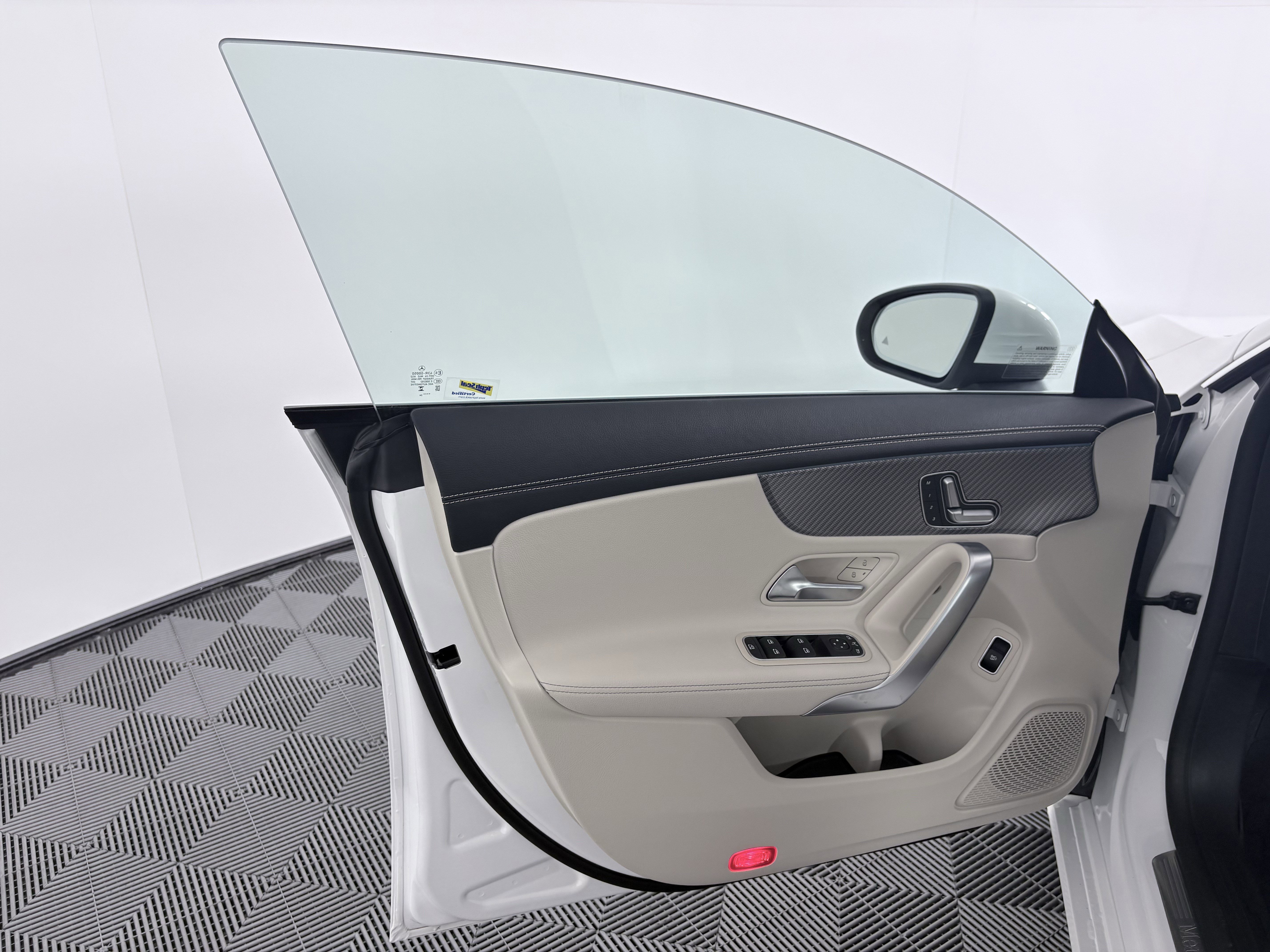 Used 2025 Mercedes-Benz CLA 250 4MATIC image 14