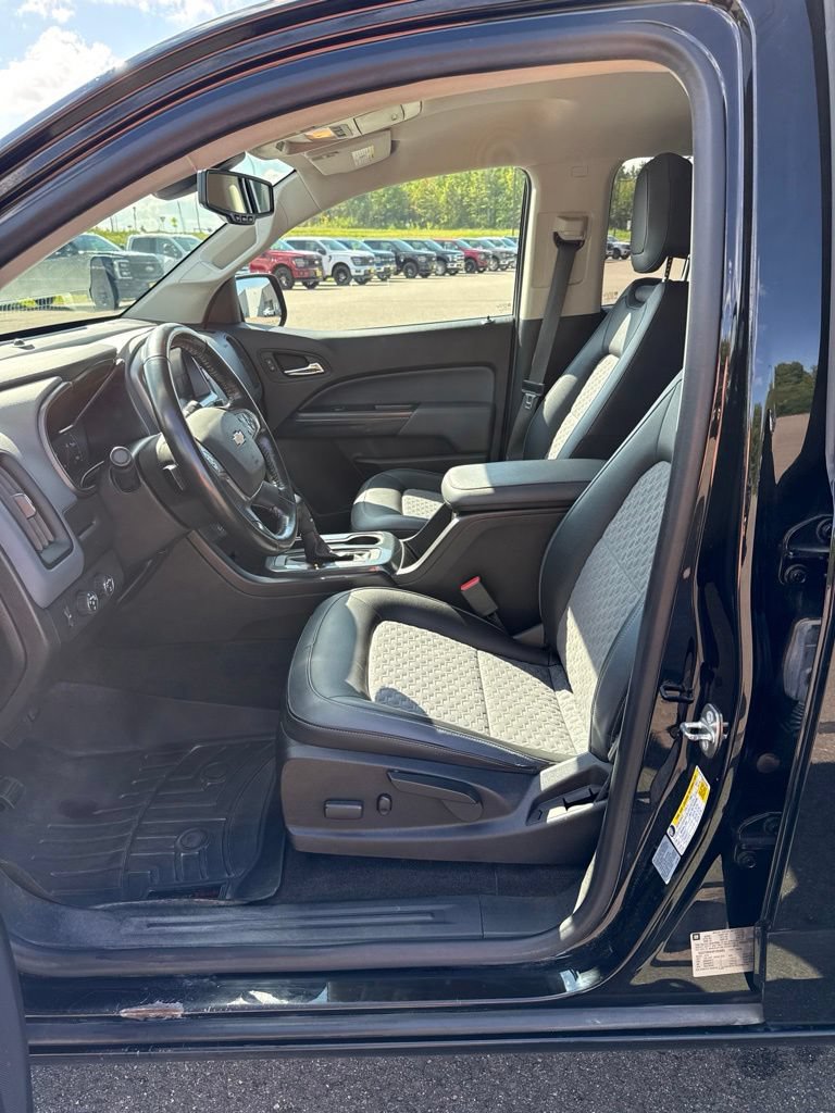 Used 2017 Chevrolet Colorado Z71 AWD/4WD image 13