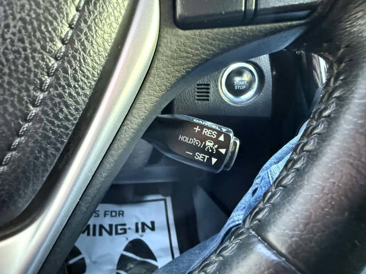 Used 2018 Toyota Corolla XLE image 17