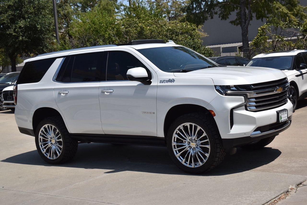 Used 2021 Chevrolet Tahoe High Country w/ Premium Package RWD image 5
