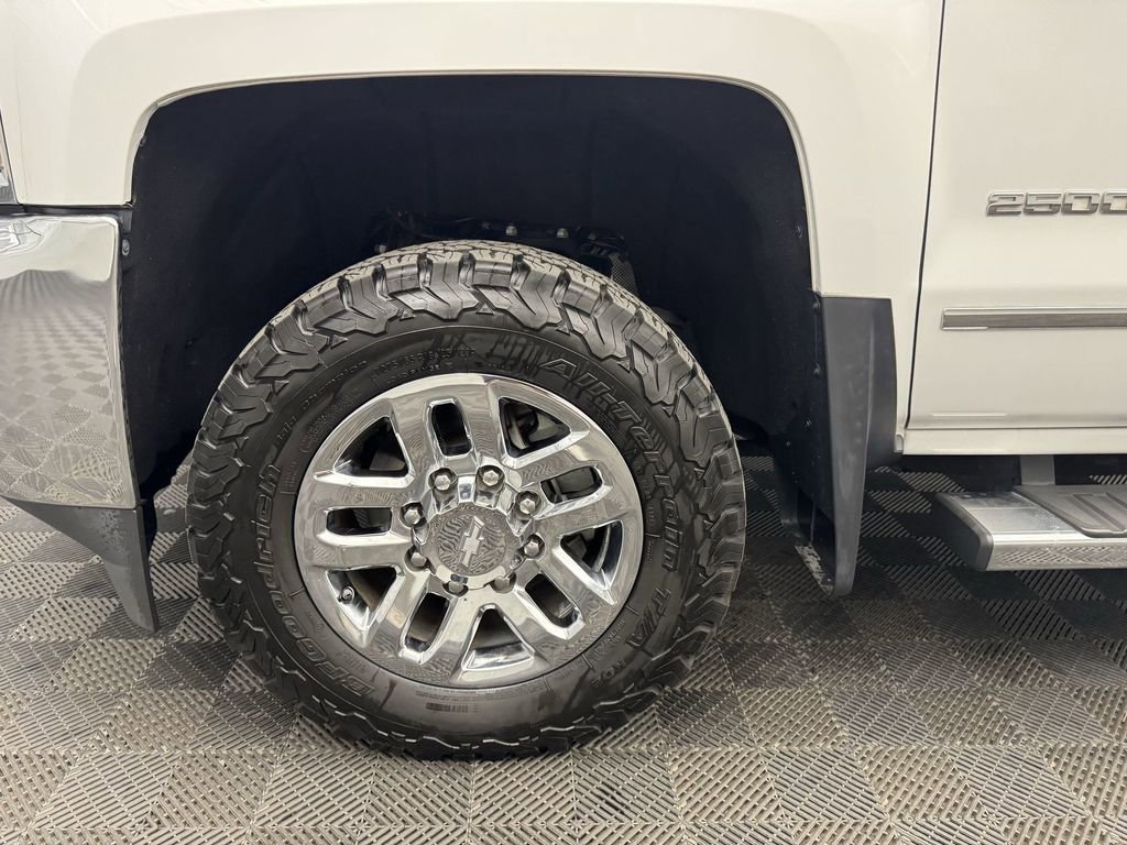 Used 2018 Chevrolet Silverado 2500 LTZ image 10