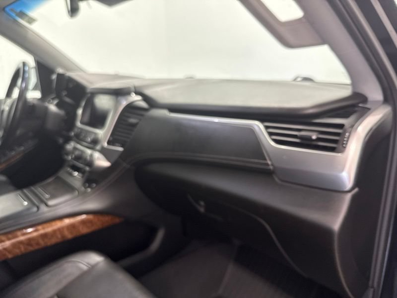 Used 2019 Chevrolet Suburban Premier AWD/4WD image 19
