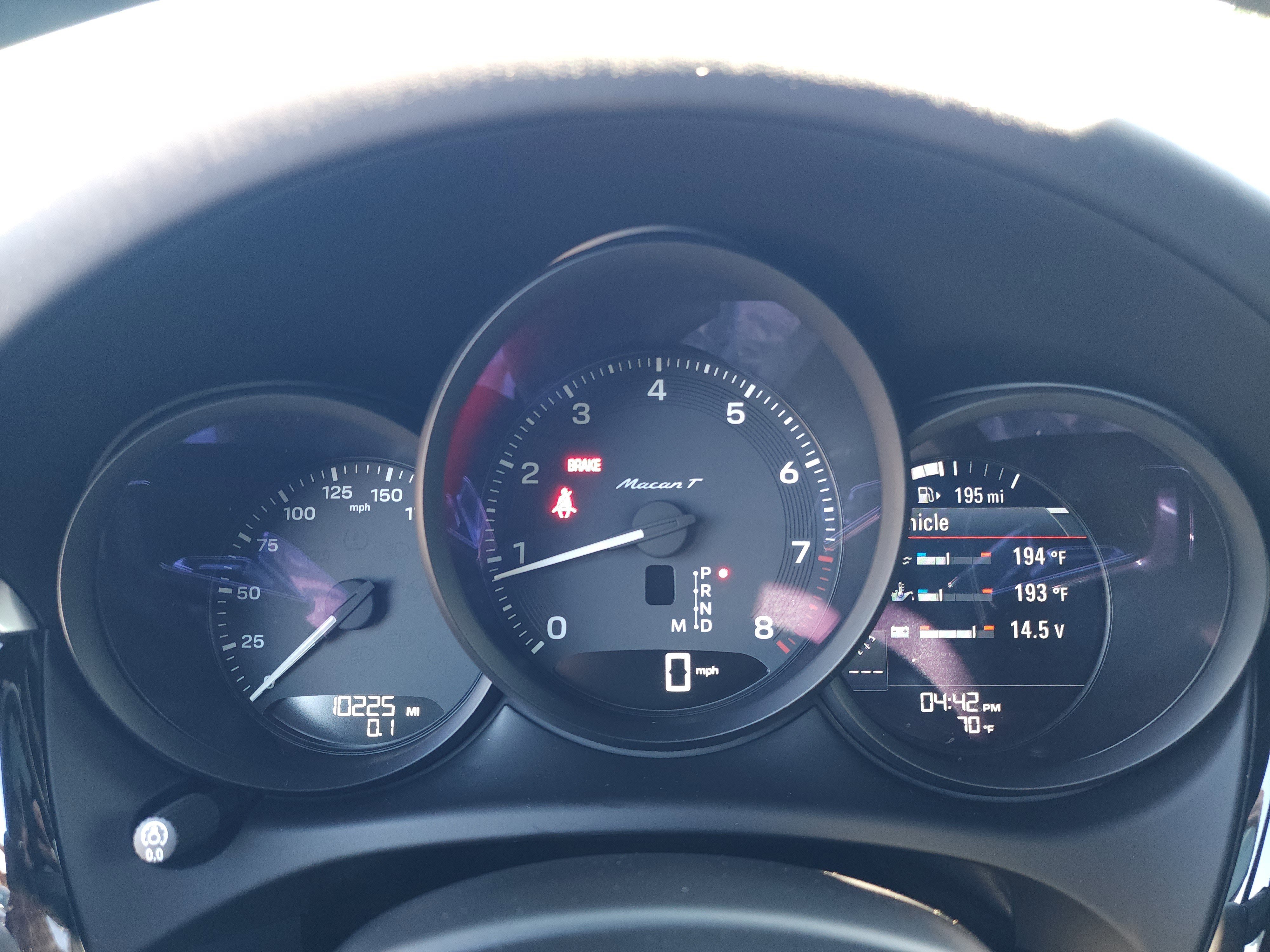 Used 2025 Porsche Macan Turbo AWD/4WD image 31