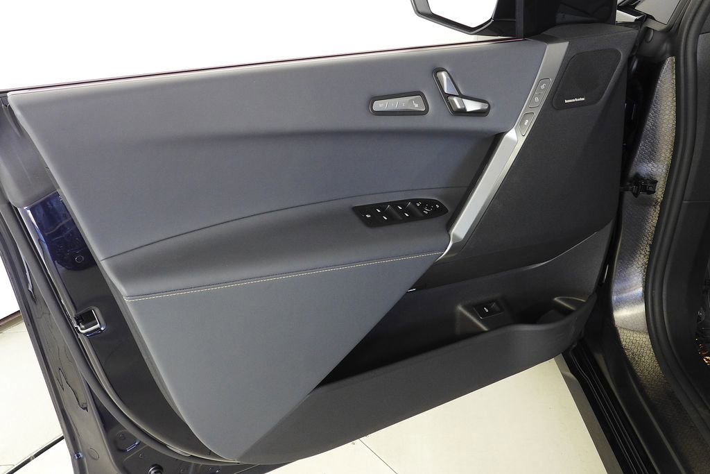 Used 2026 BMW iX xDrive45 w/ M Sport Package image 9
