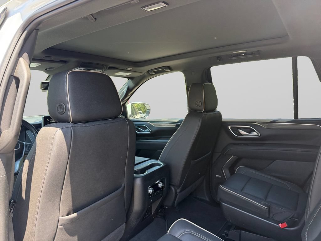 Used 2022 GMC Yukon SLT w/ SLT Luxury Package AWD/4WD image 14