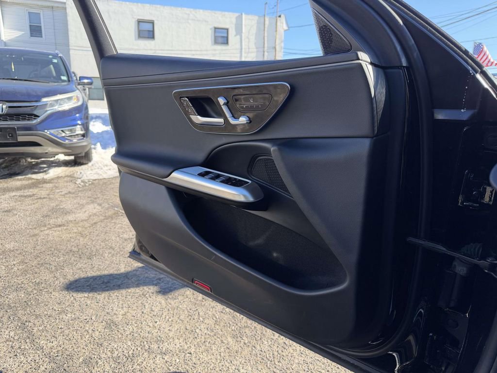 Used 2024 Mercedes-Benz E 350 4MATIC Sedan image 23