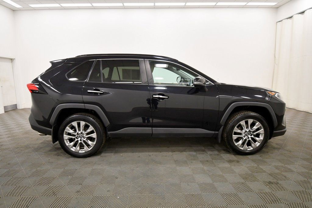 Used 2019 Toyota RAV4 Limited image 9