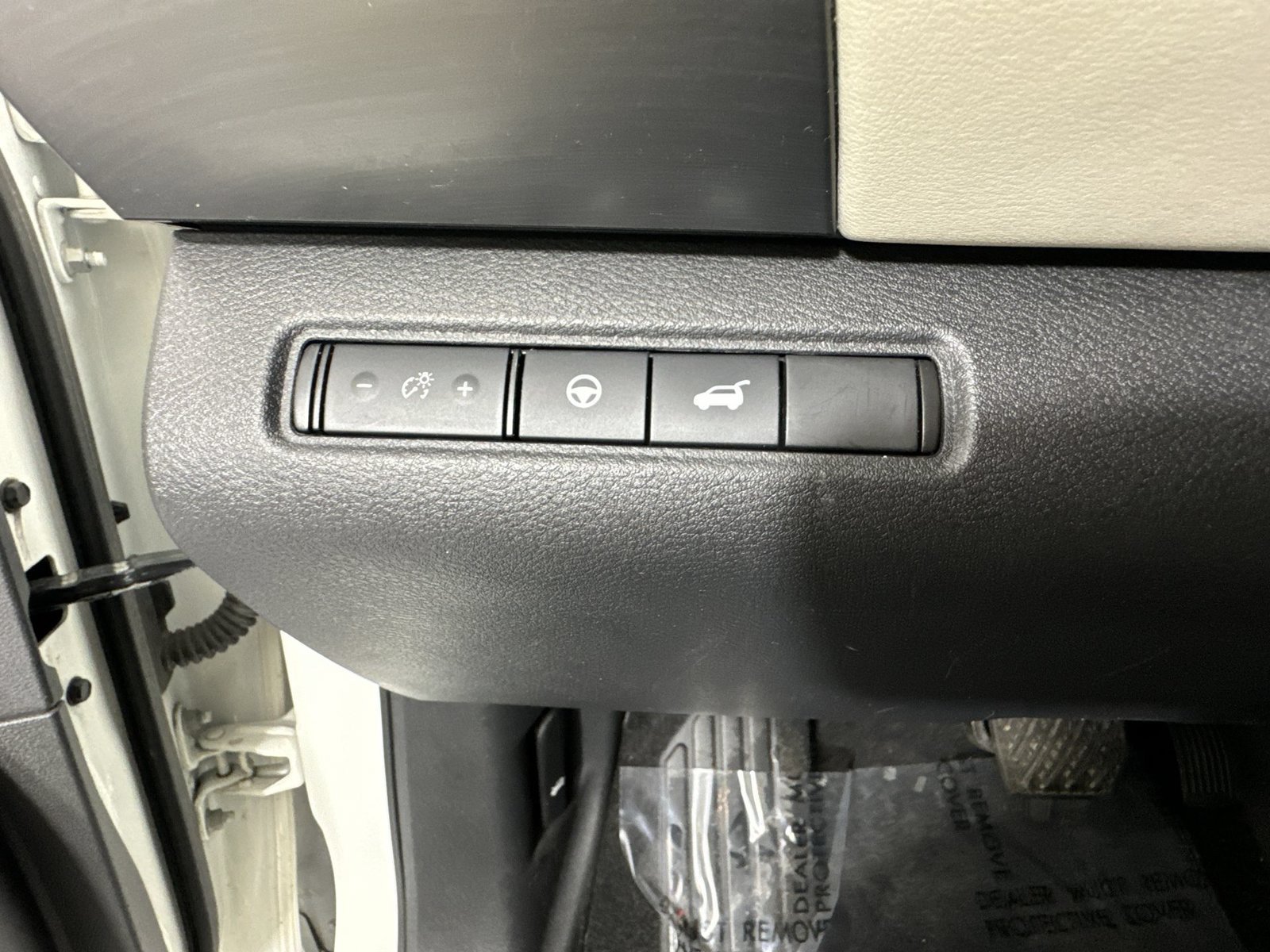 Used 2022 Nissan Pathfinder SL AWD/4WD image 17
