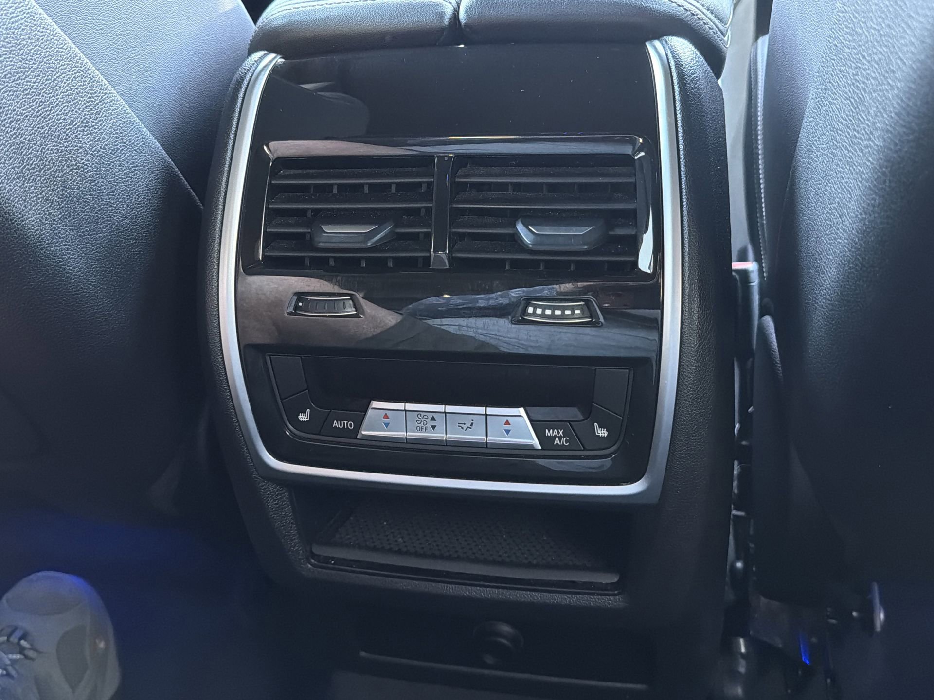 Certified 2024 BMW X6 xDrive40i image 17