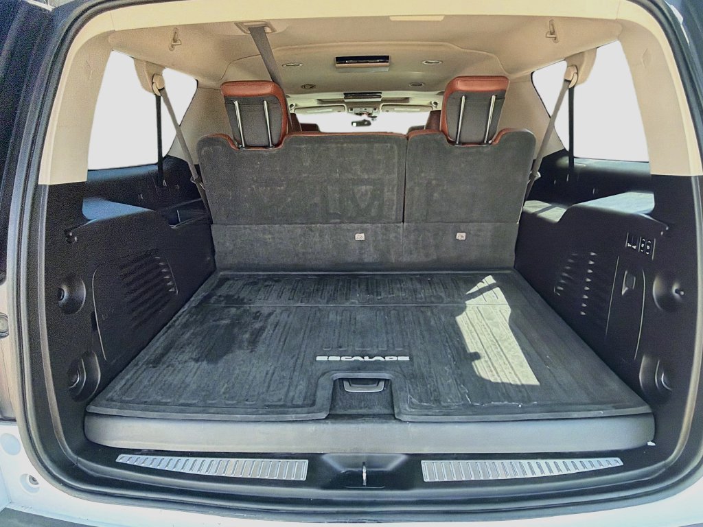 Used 2018 Cadillac Escalade ESV Luxury RWD image 12