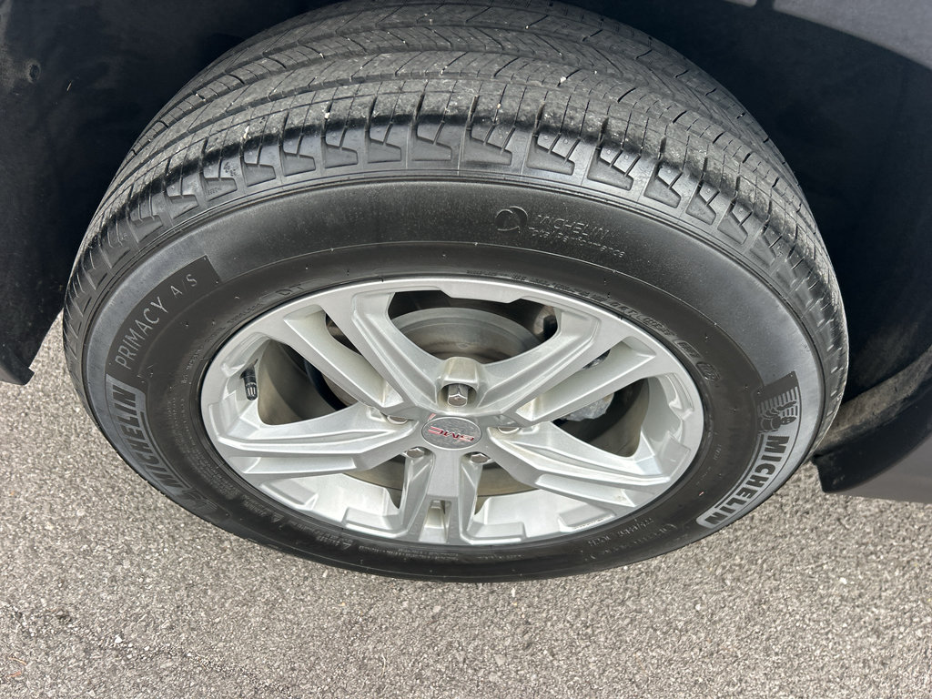 Used 2023 GMC Terrain SLE FWD image 11