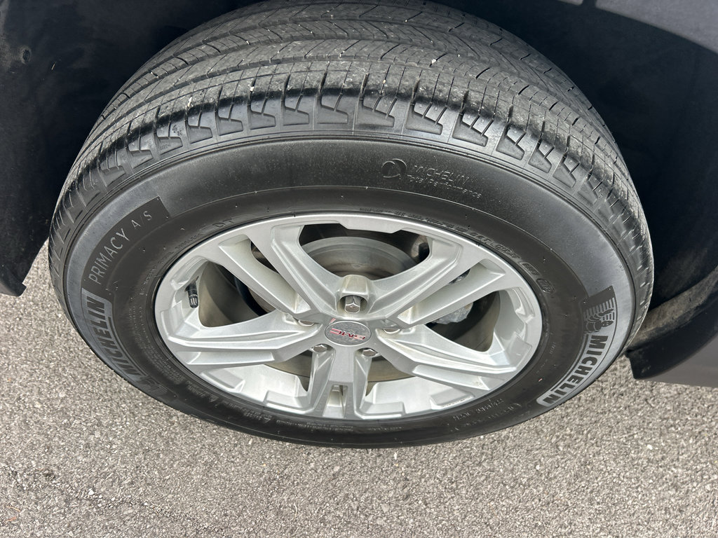 Used 2023 GMC Terrain SLE image 11