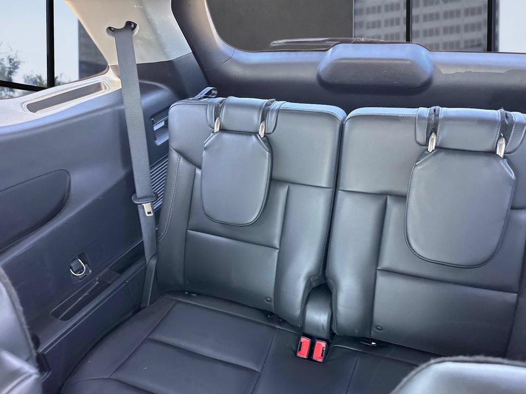 Used 2023 Ford Explorer XLT w/ Equipment Group 202A RWD image 14