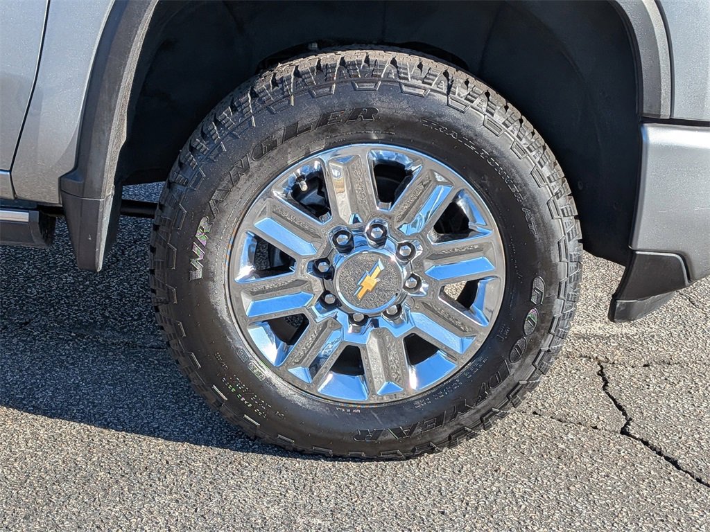 Used 2024 Chevrolet Silverado 2500 High Country w/ High Country Premium Package image 12