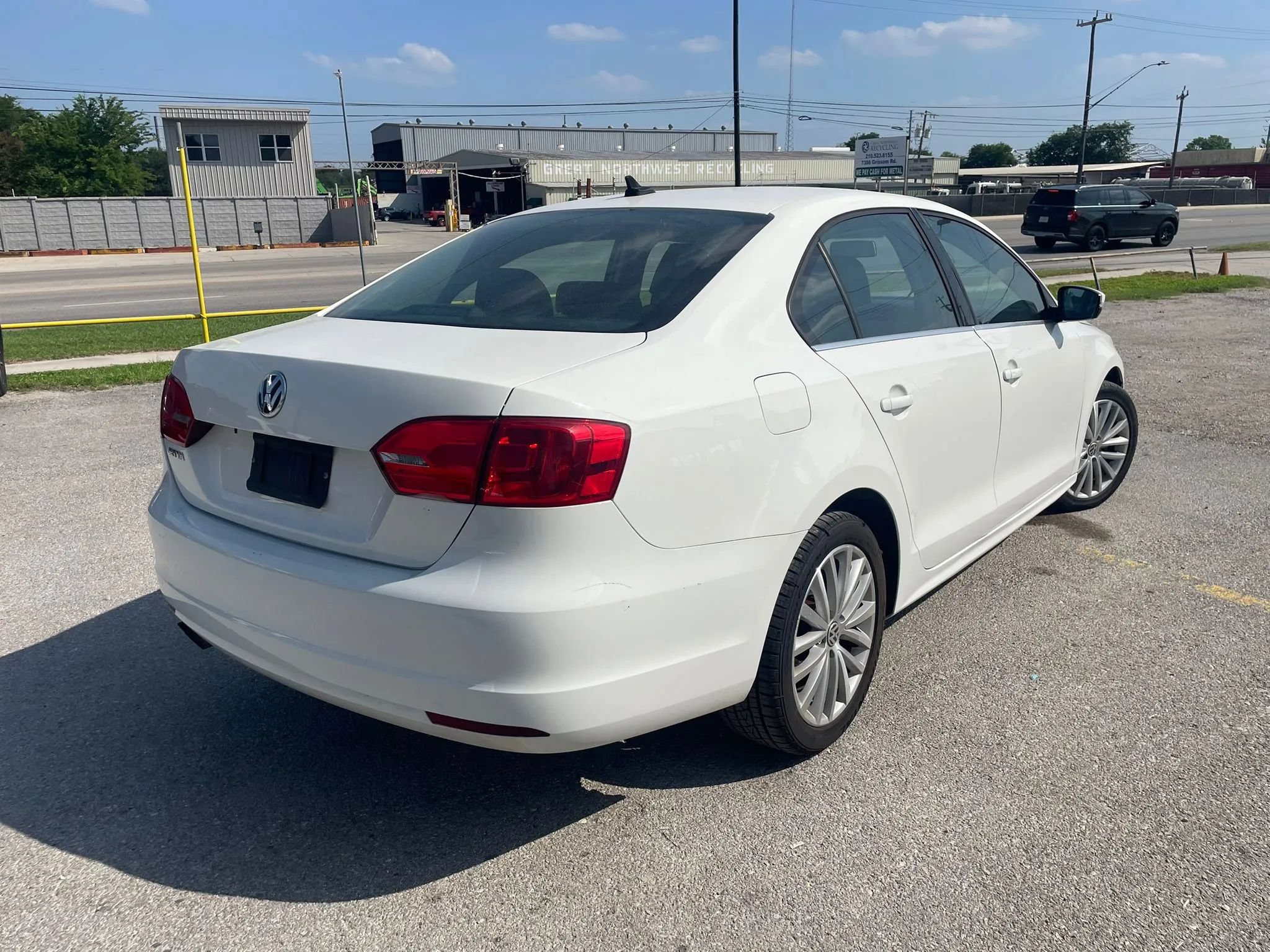 Used 2012 Volkswagen Jetta SEL FWD image 3