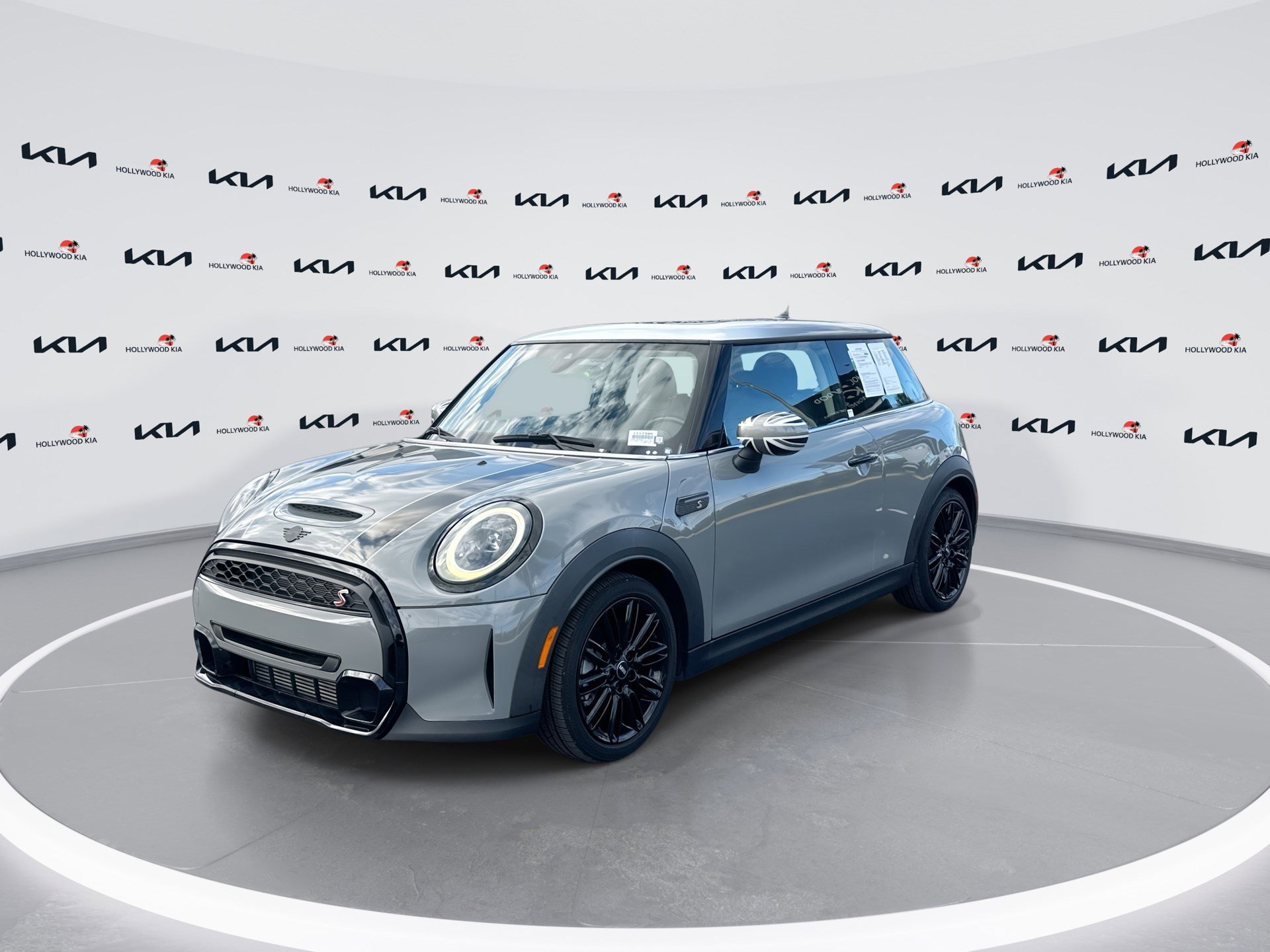 Used 2023 MINI Cooper S image 4