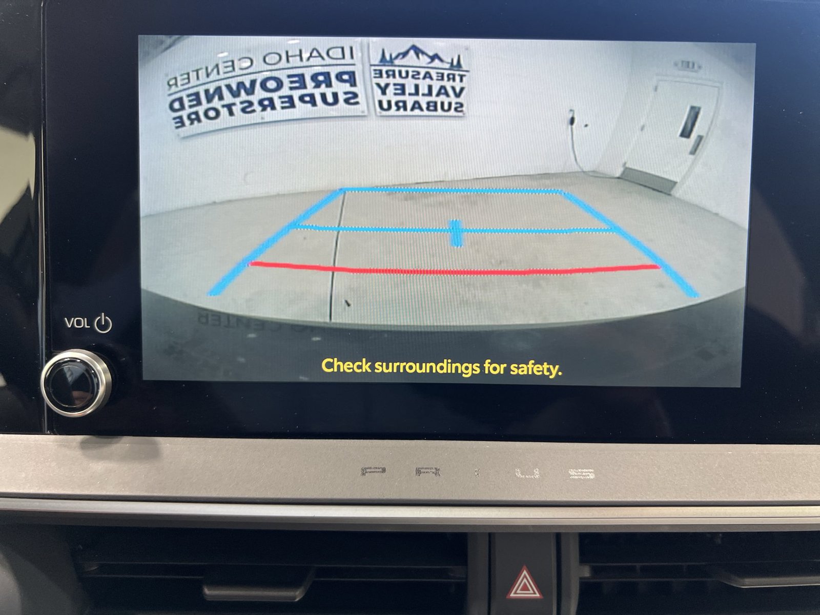Used 2025 Toyota Prius LE FWD image 17