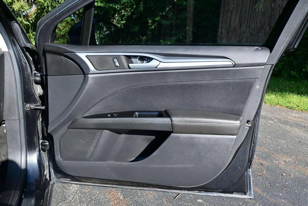 Used 2013 Ford Fusion SE FWD image 24