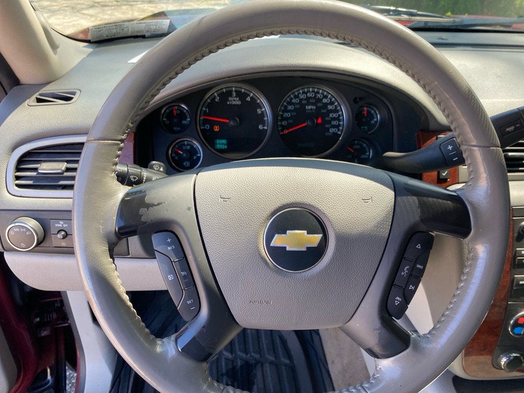 Used 2010 Chevrolet Tahoe LT AWD/4WD image 12