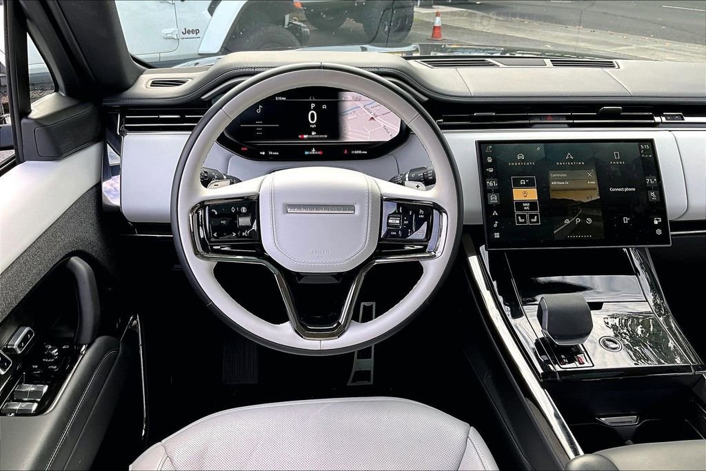 Used 2025 Land Rover Range Rover Sport Dynamic SE image 5
