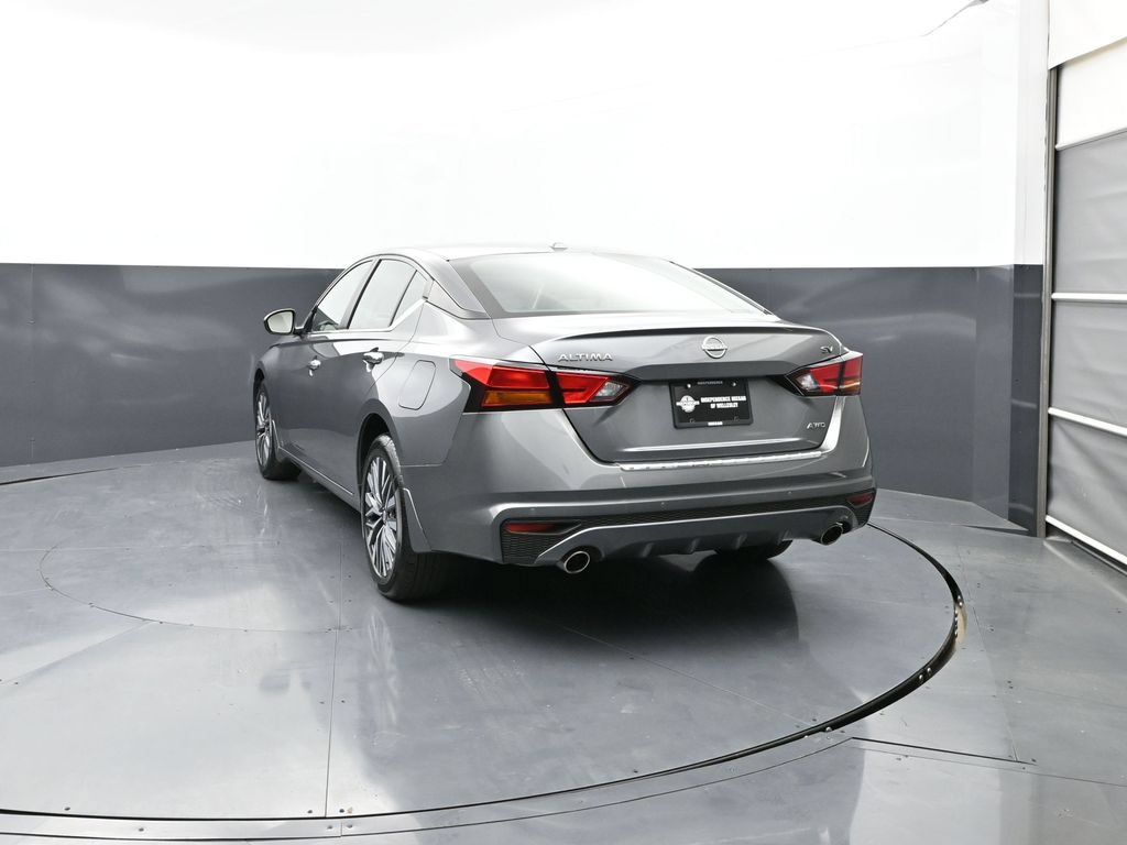 Certified 2023 Nissan Altima 2.5 SV w/ SV Premium Package AWD/4WD image 2