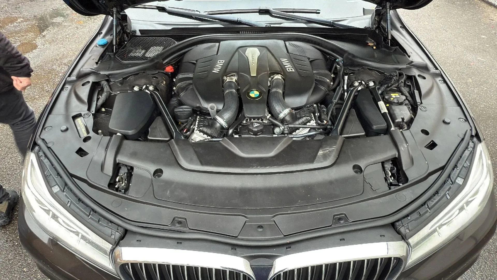 Used 2016 BMW 750i xDrive AWD/4WD image 24