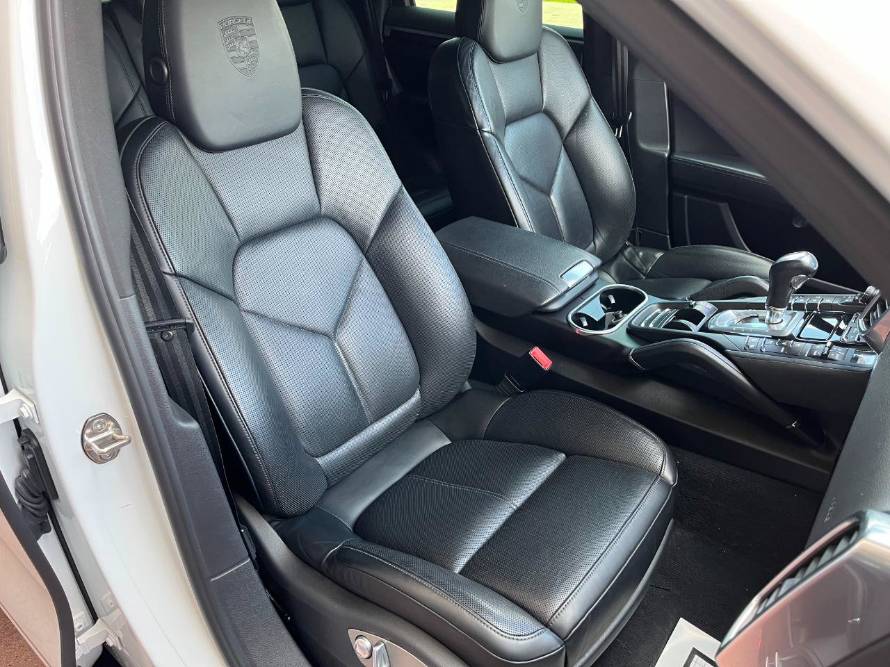 Used 2015 Porsche Cayenne Diesel AWD/4WD image 21