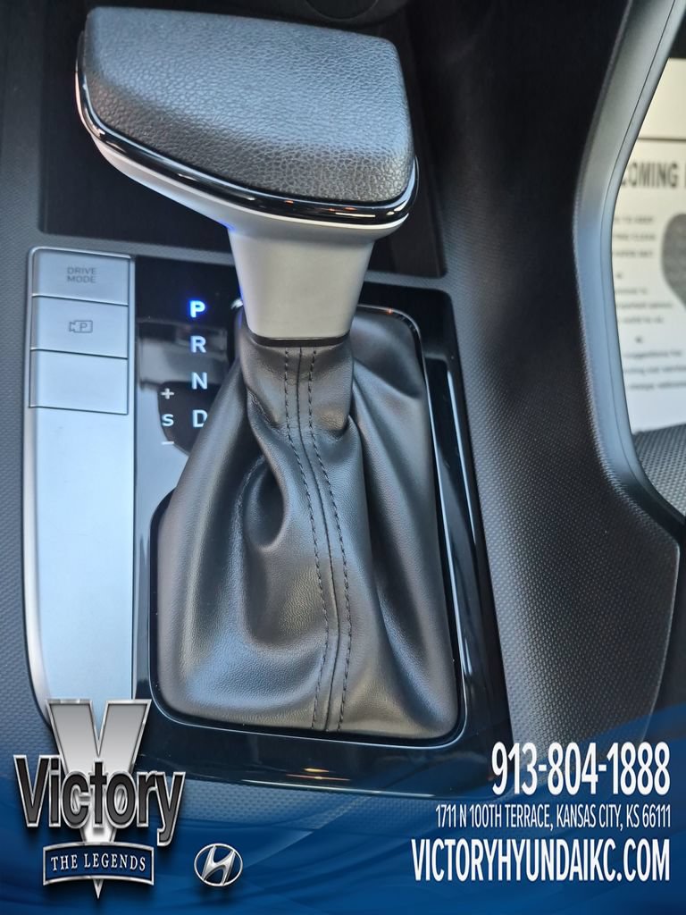 Used 2025 Hyundai Elantra SE FWD image 22