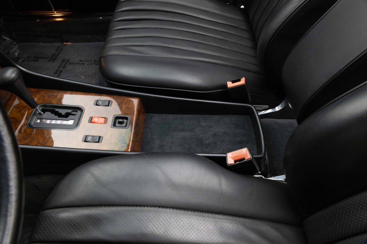 Used 1987 Mercedes-Benz 560 SL image 30