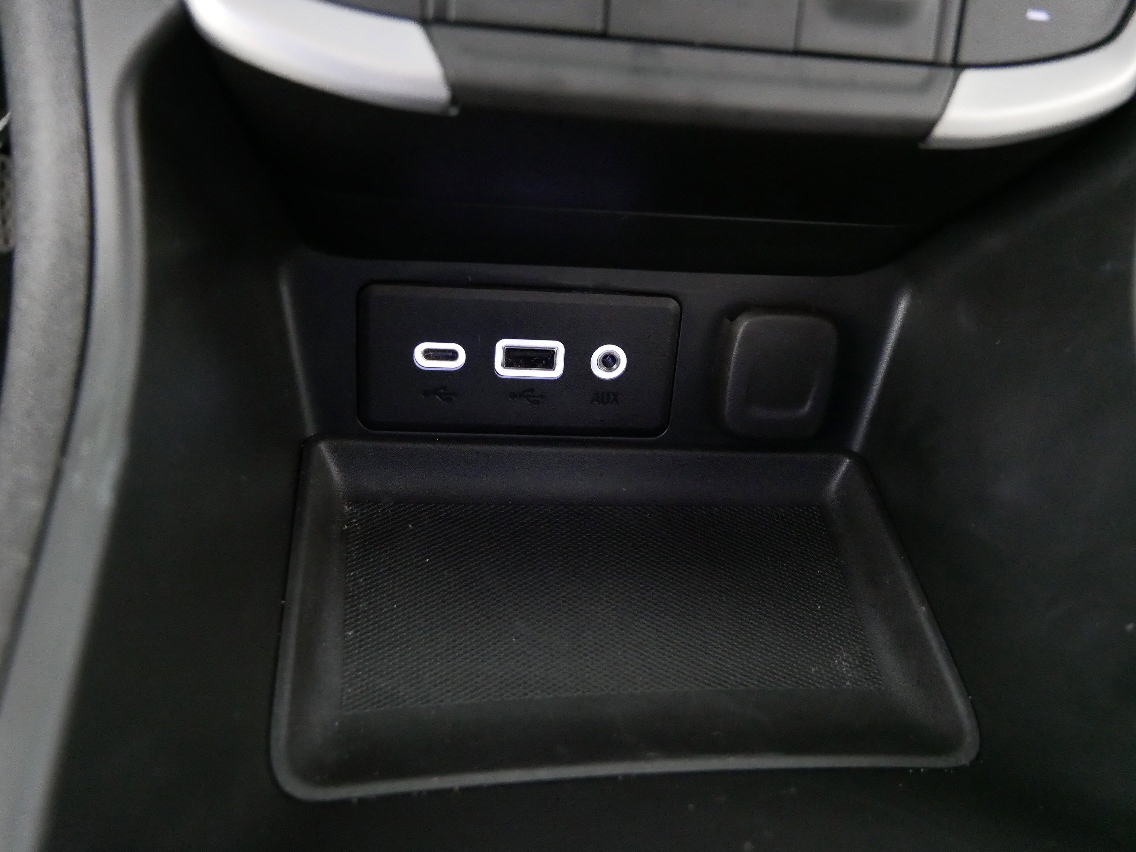 Used 2023 GMC Terrain SLE w/ Driver Convenience Package image 30