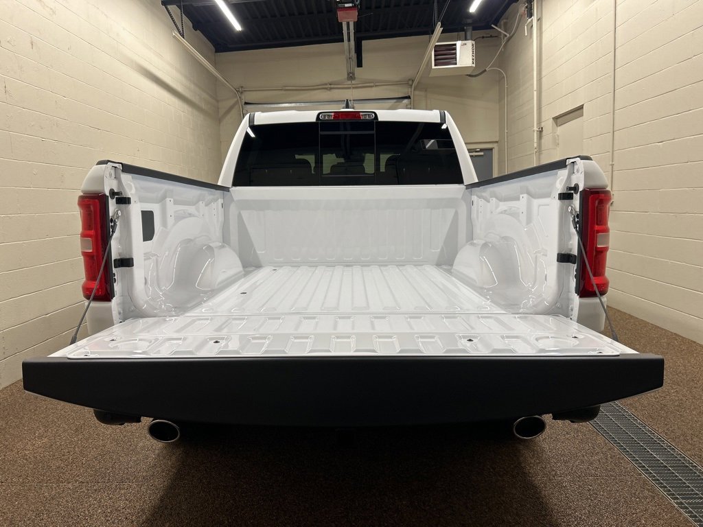 New 2026 RAM 1500 4x4 Crew Cab image 11