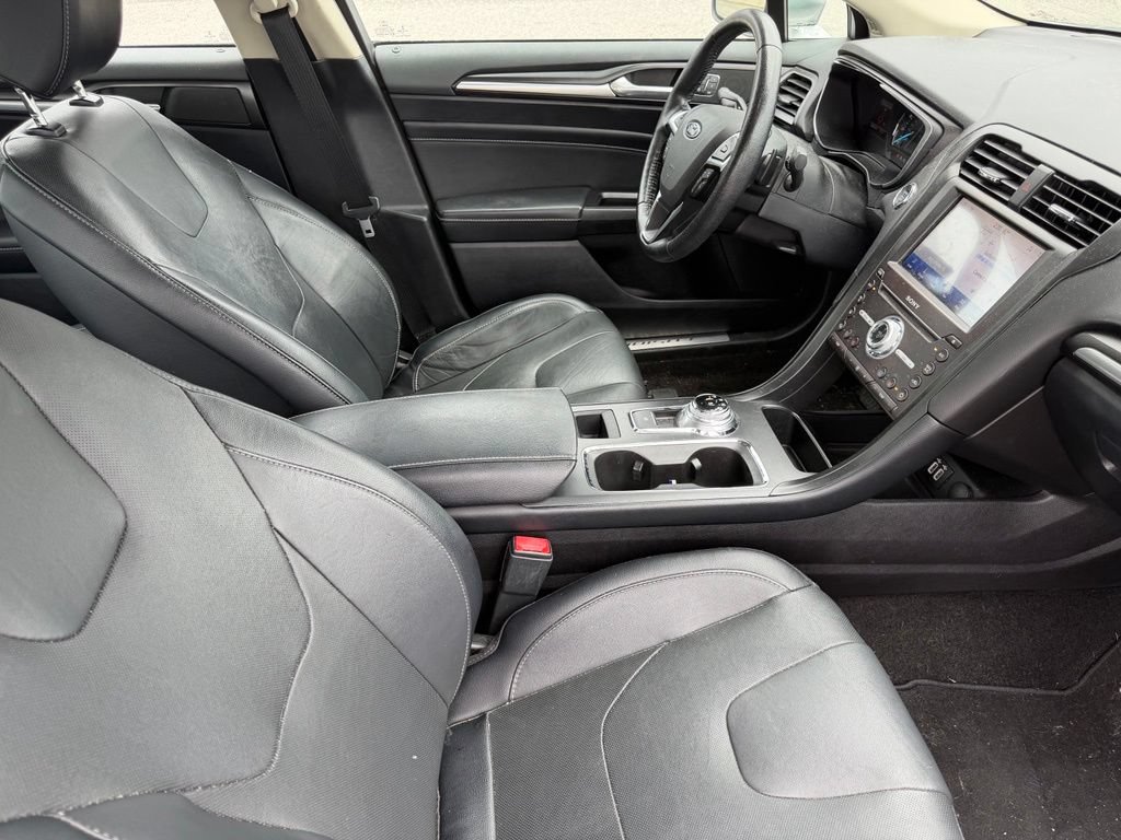 Used 2020 Ford Fusion Titanium AWD/4WD image 15