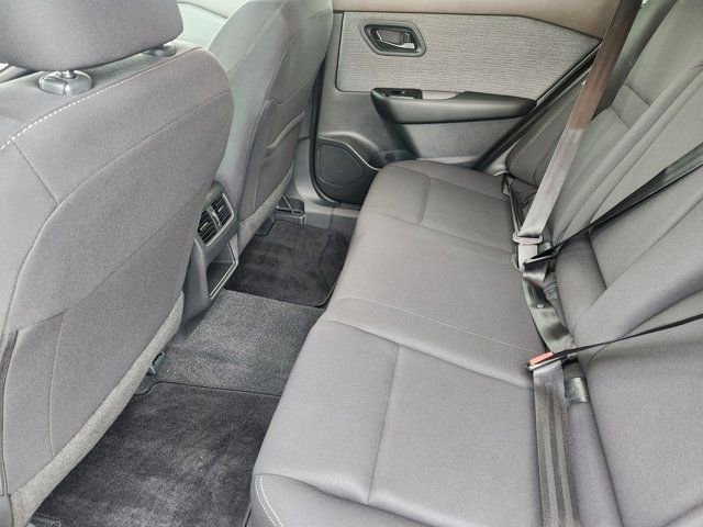 Used 2023 Nissan Rogue S image 38