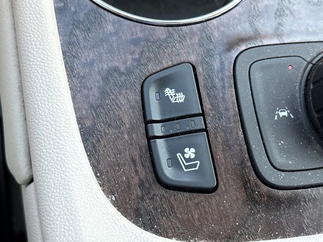 Used 2023 GMC Acadia Denali image 19